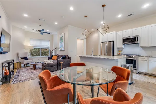$3,100 | 5909 Ross Avenue, Unit 3, Dallas, TX 75206