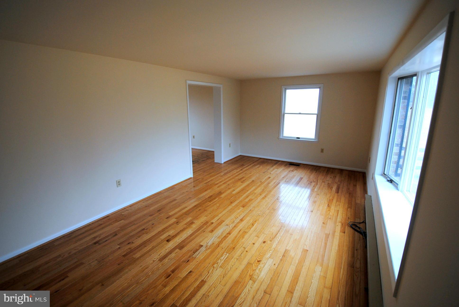 155 Fishpaw Road Berryville, VA 22611 - Photo 4 of 27 Living Room