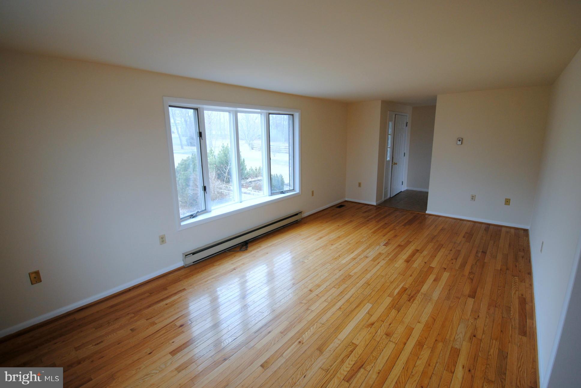 155 Fishpaw Road Berryville, VA 22611 - Photo 5 of 27 Living Room