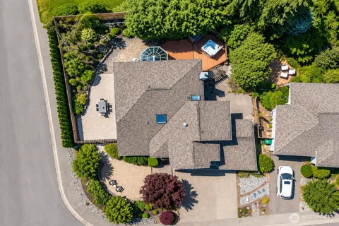 $1,898,000 | 535 Northwest Datewood Drive, Issaquah, WA 98027