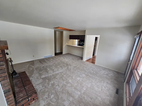 $349,000 | 905 Hickory Road, Woodstock, IL 60098