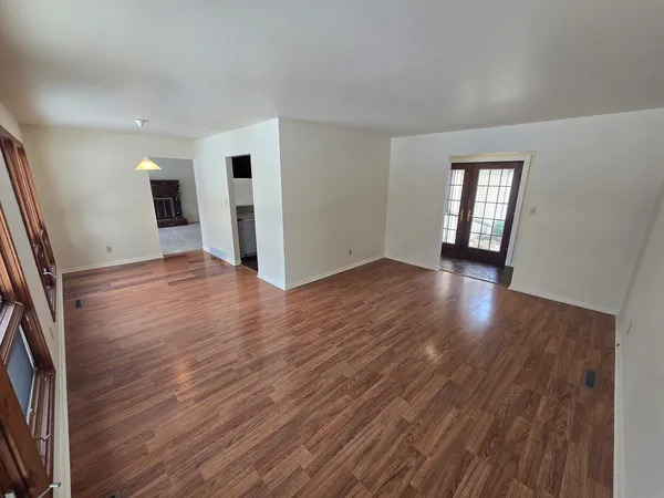 $349,000 | 905 Hickory Road, Woodstock, IL 60098