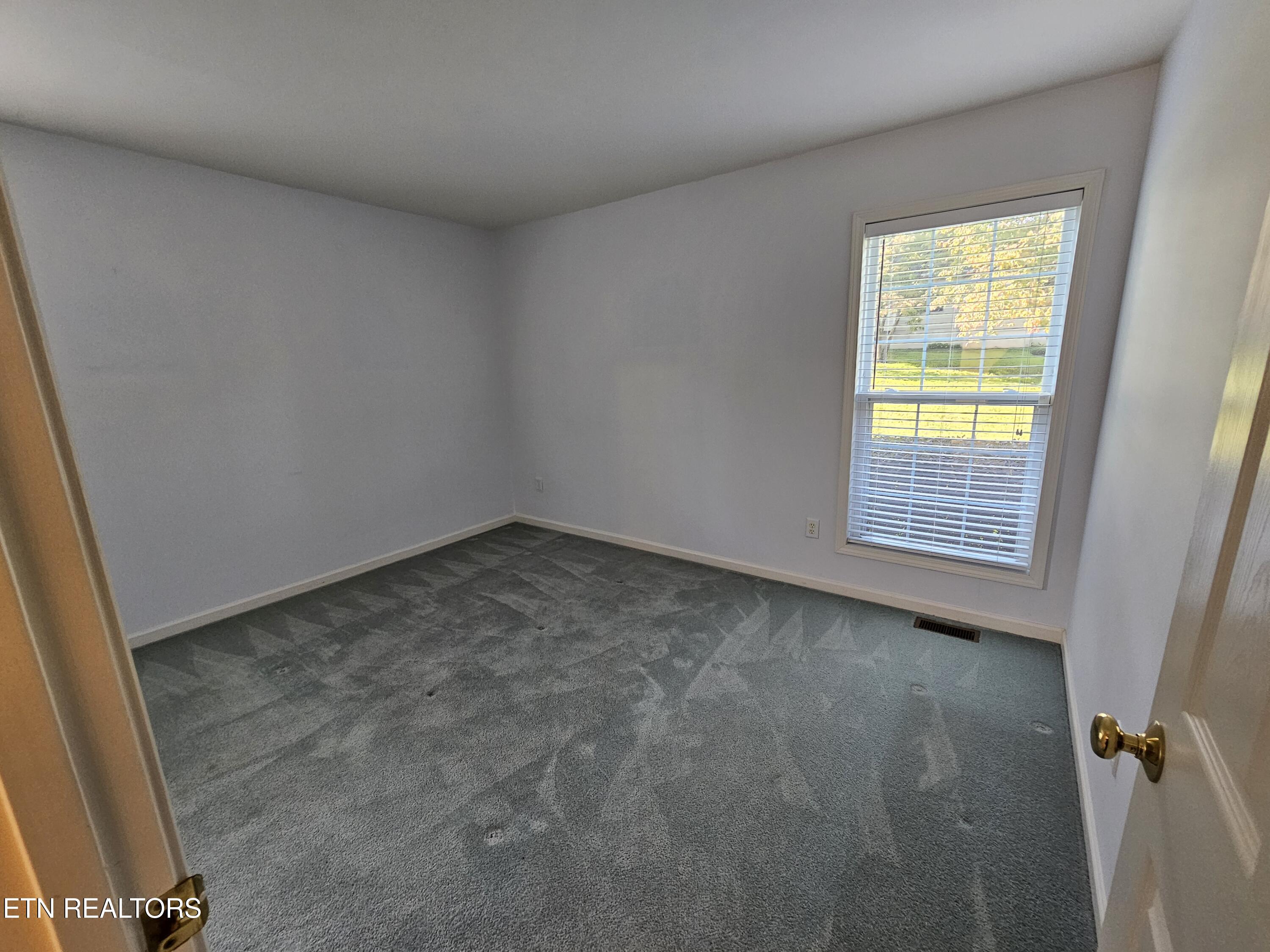208 Kiowa Point Loudon, TN 37774 - Photo 14 of 19 Bedroom 2