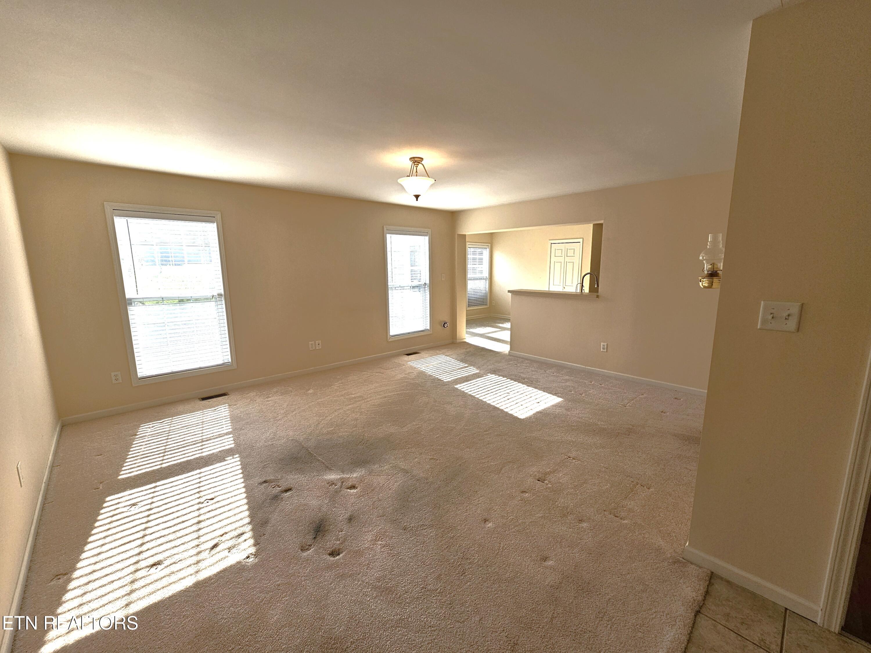 208 Kiowa Point Loudon, TN 37774 - Photo 17 of 19 Living Area