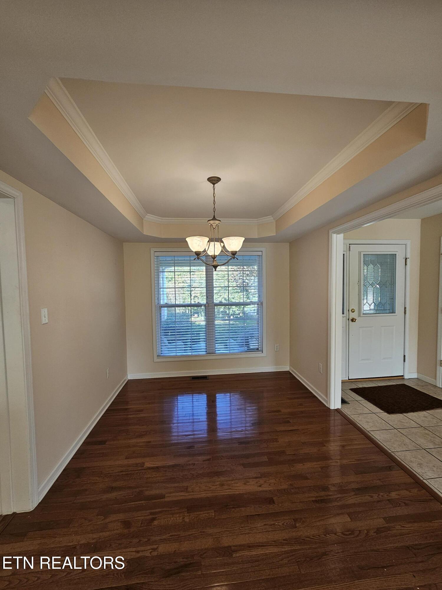 208 Kiowa Point Loudon, TN 37774 - Photo 4 of 19 Dining Room