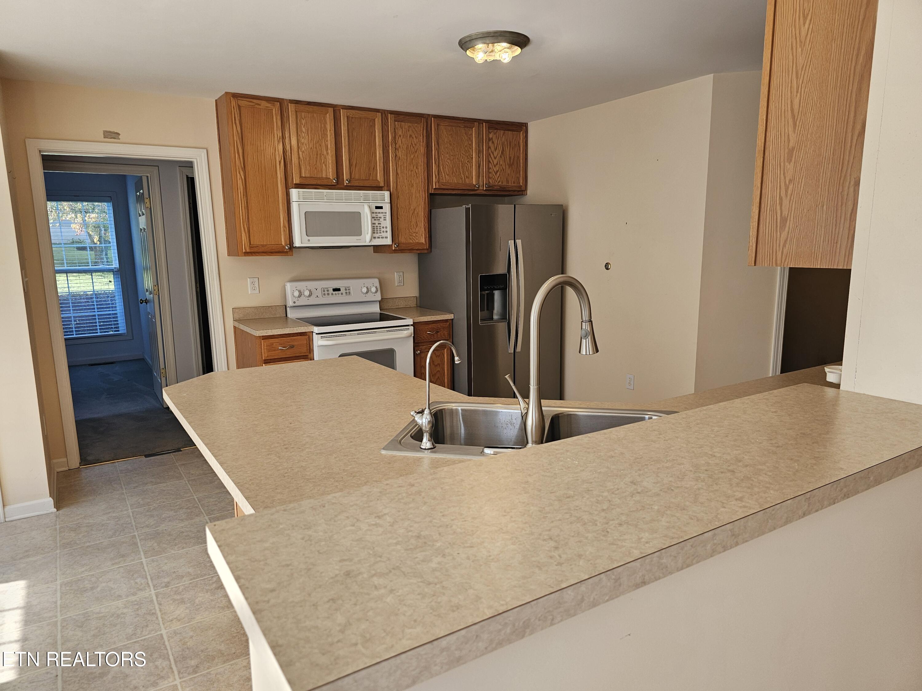 208 Kiowa Point Loudon, TN 37774 - Photo 6 of 19 Kitchen