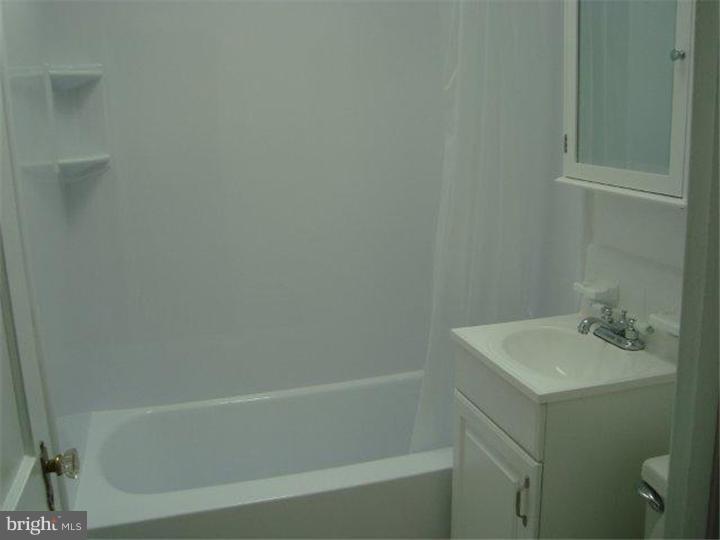 122 Normandy Road Upper Darby, PA 19082 - Photo 11 of 13