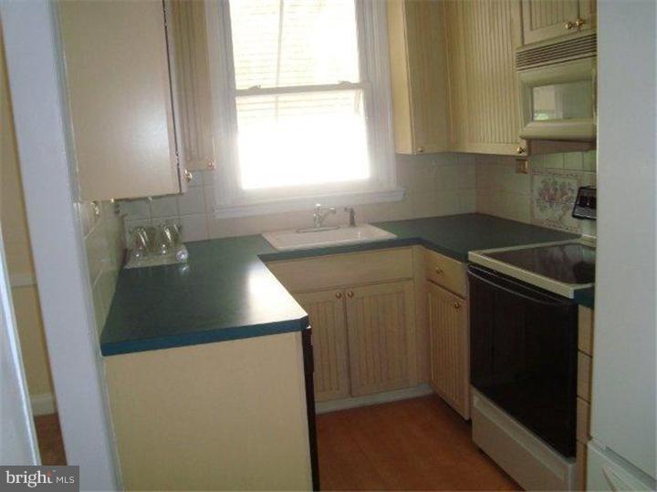 122 Normandy Road Upper Darby, PA 19082 - Photo 7 of 13