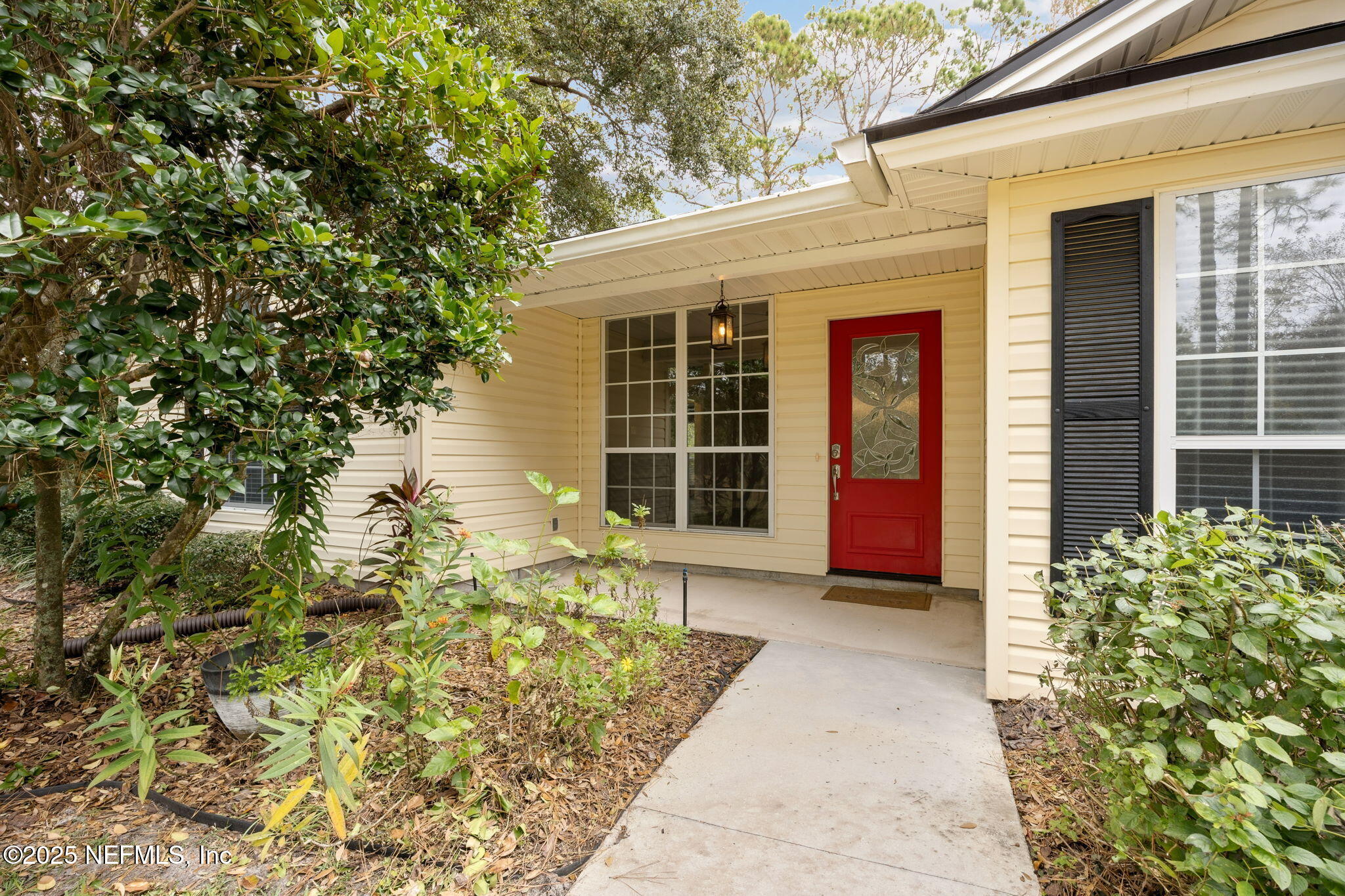13193 Caldwell Road Jacksonville, FL 32226 - Photo 6 of 50 a house with a outdoor space