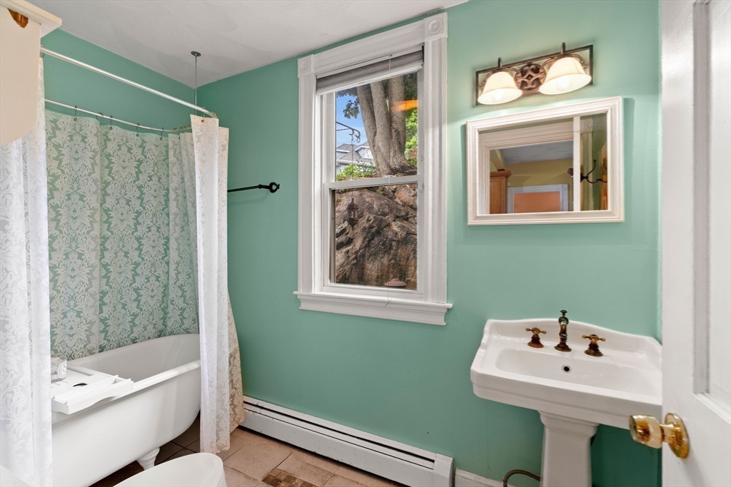9 Sheridan Road Swampscott, MA 01907 - Photo 18 of 41
