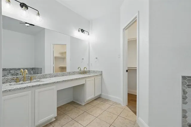 $300,000 | 924 Charleston Lane, Savannah, TX 76227