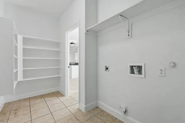 $300,000 | 924 Charleston Lane, Savannah, TX 76227