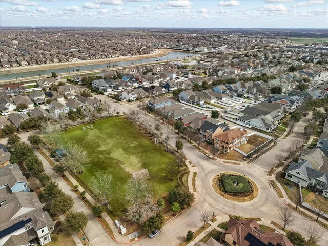 $300,000 | 924 Charleston Lane, Savannah, TX 76227