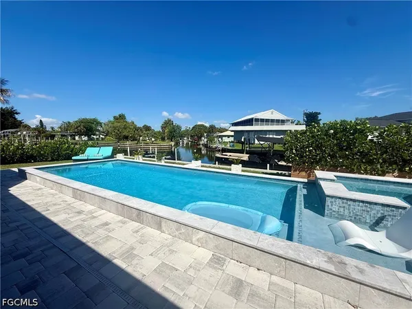 $619,000 | 122 East North Shore Avenue, North Fort Myers, FL 33917