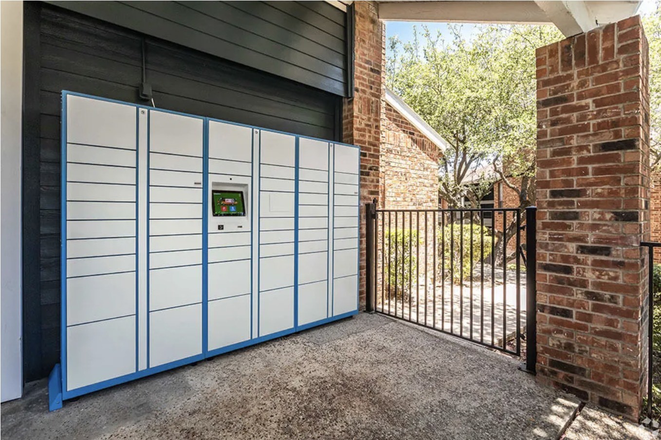 2170 Thousand Oaks Drive, Unit 1223Q San Antonio, TX 78232 - Photo 16 of 36 a view of a porch