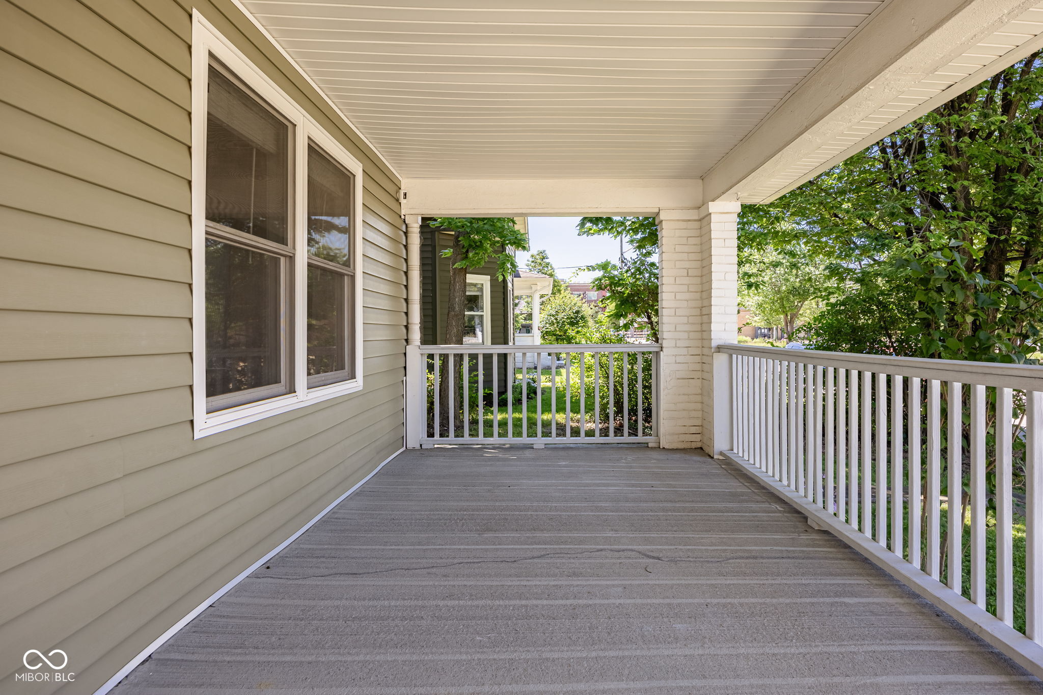 1037 Keystone Avenue Indianapolis, IN 46201 - Photo 3 of 32