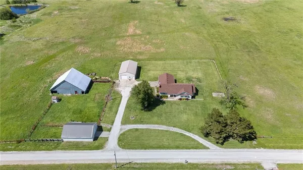 $925,000 | 34808 East 339th Street, Garden City, MO 64747