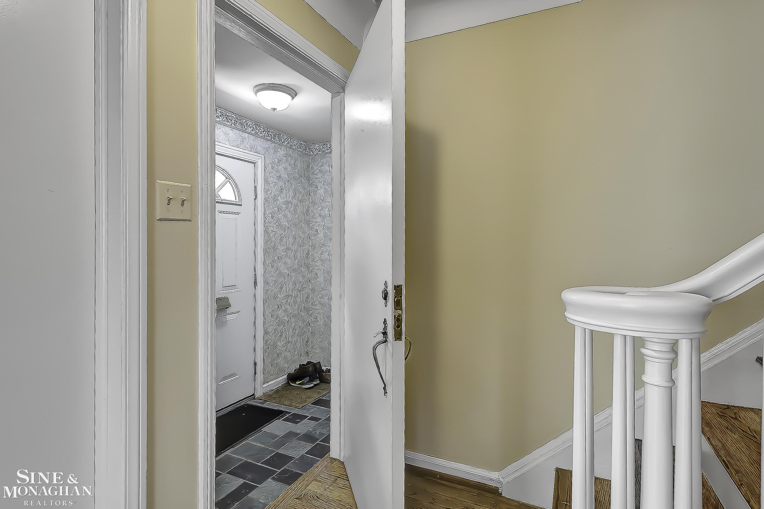 814 Harcourt Road Grosse Pointe Park, MI 48230 - Photo 2 of 70