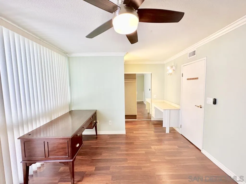6855 Friars Road, Unit 14 San Diego, CA 92108 - Photo 6 of 31 a view of a hallway with seating area