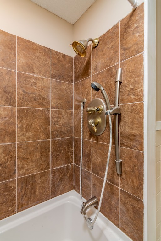 56 Middlebrook Drive Springfield, MA 01129 - Photo 13 of 29 Gallery Image 13