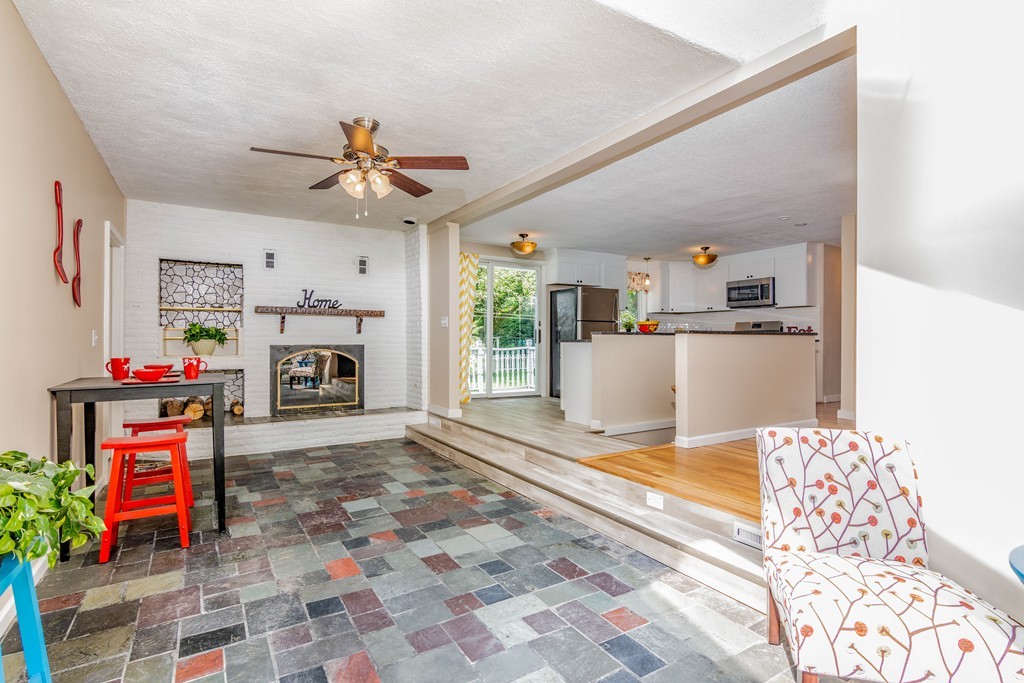 56 Middlebrook Drive Springfield, MA 01129 - Photo 2 of 29 Gallery Image 2