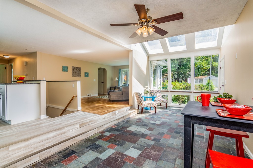 56 Middlebrook Drive Springfield, MA 01129 - Photo 3 of 29 Gallery Image 3