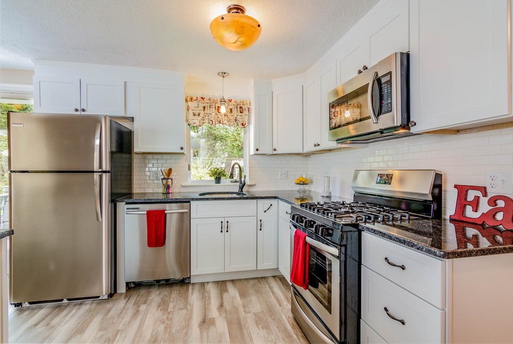 56 Middlebrook Drive Springfield, MA 01129 - Photo 7 of 29 Gallery Image 7