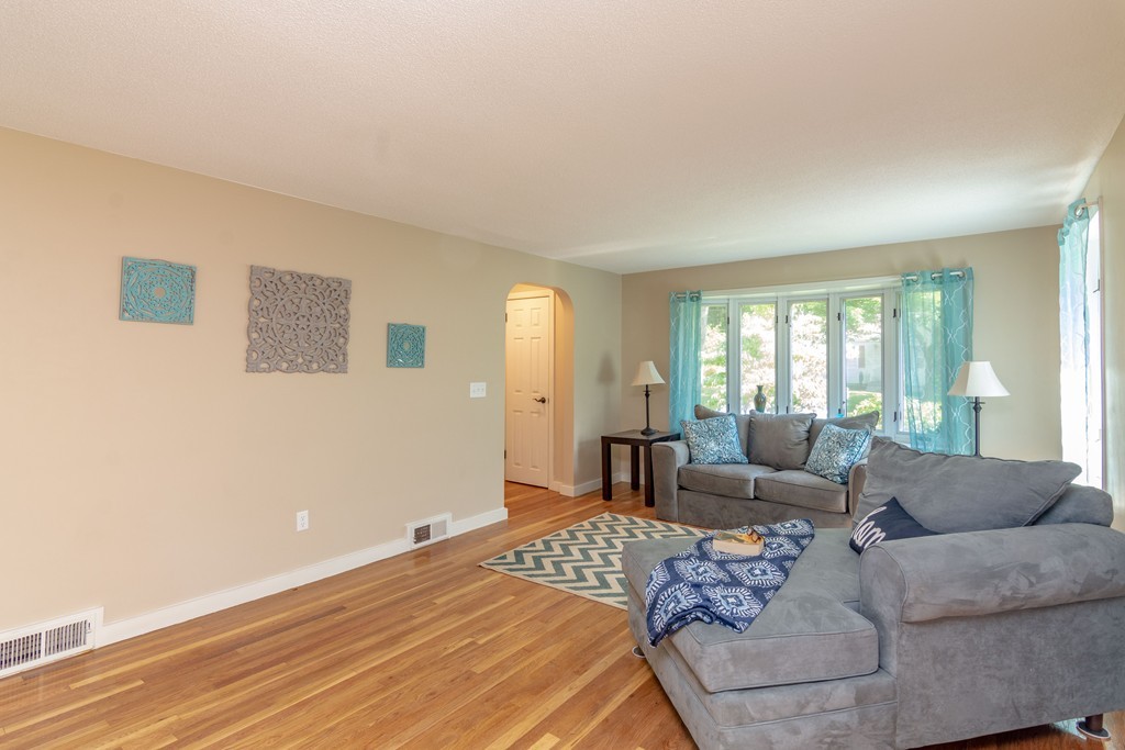 56 Middlebrook Drive Springfield, MA 01129 - Photo 9 of 29 Gallery Image 9