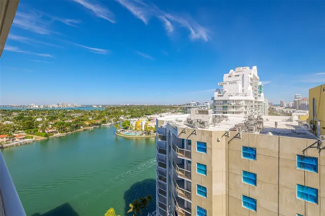 $2,900 | 5838 Collins Avenue, Unit 15D, Miami Beach, FL 33140