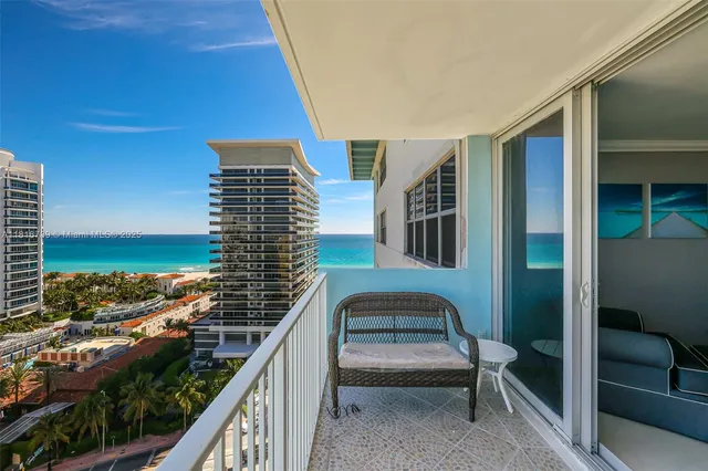 $2,900 | 5838 Collins Avenue, Unit 15D, Miami Beach, FL 33140
