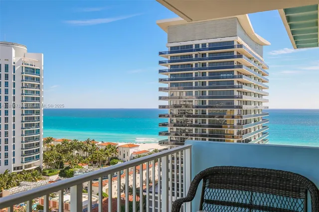 $2,900 | 5838 Collins Avenue, Unit 15D, Miami Beach, FL 33140