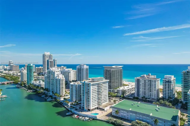 $2,900 | 5838 Collins Avenue, Unit 15D, Miami Beach, FL 33140