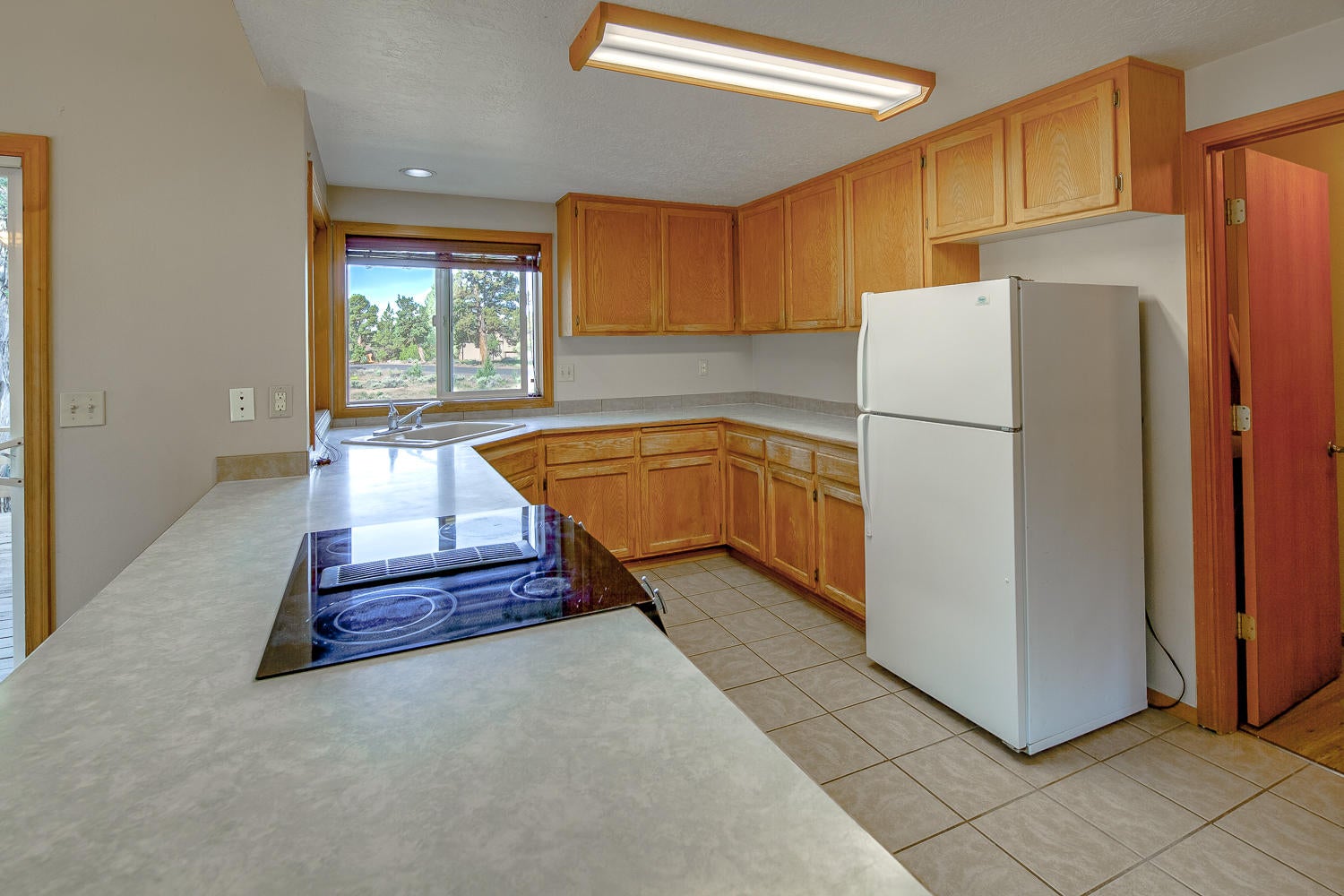 64597 McGrath Road Bend, OR 97701 - Photo 14 of 40 64597-068
