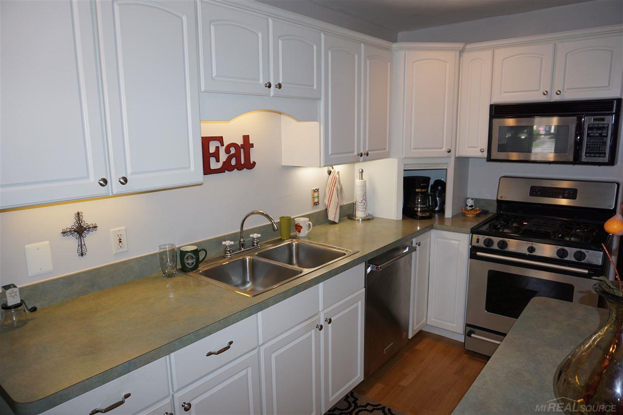 8810 Messmore Road Utica, MI 48317 - Photo 13 of 28 50016453-12.JPG