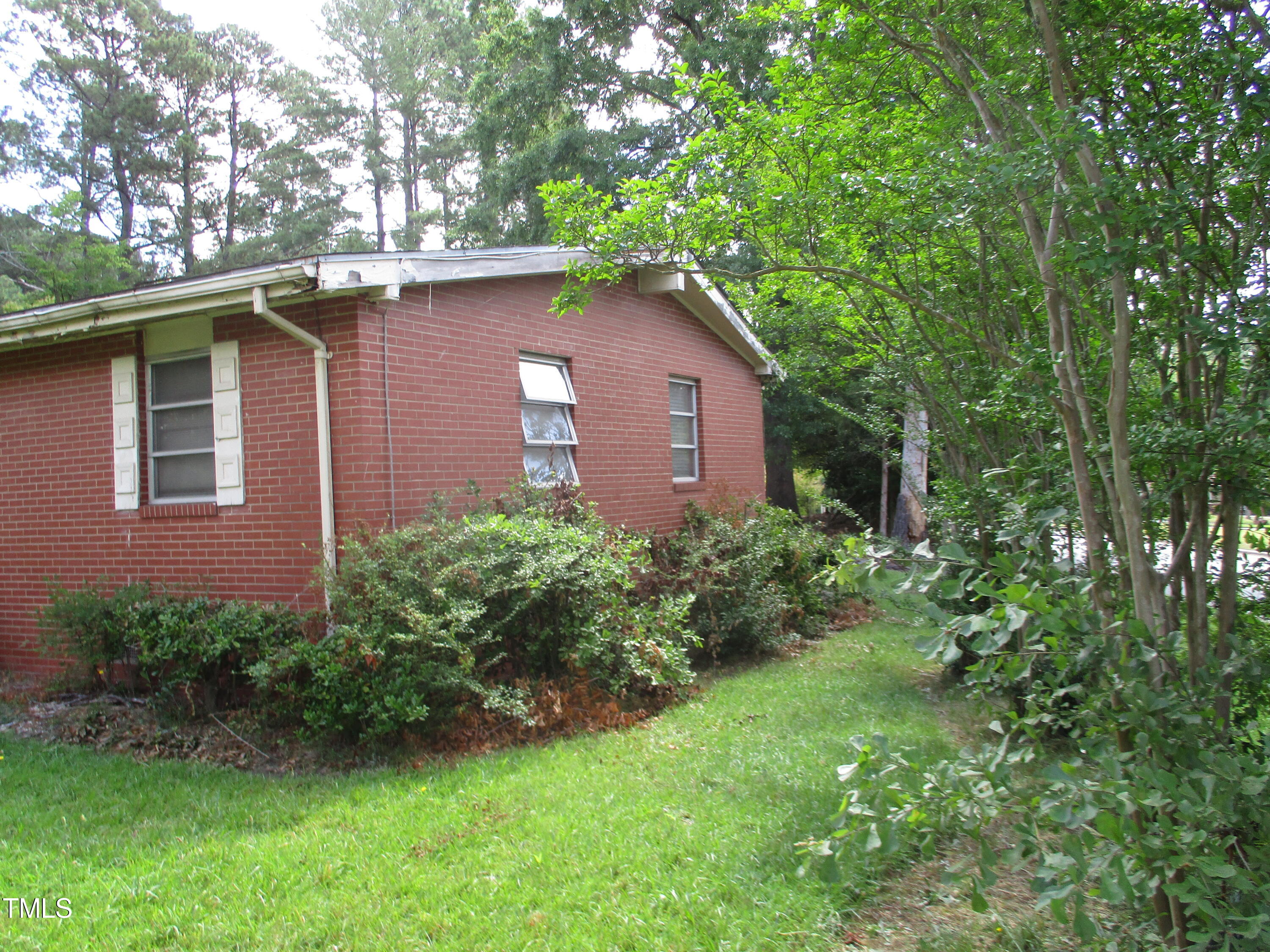 1432 Cross Link Road Raleigh, NC 27610 - Photo 3 of 16 IMG_1477