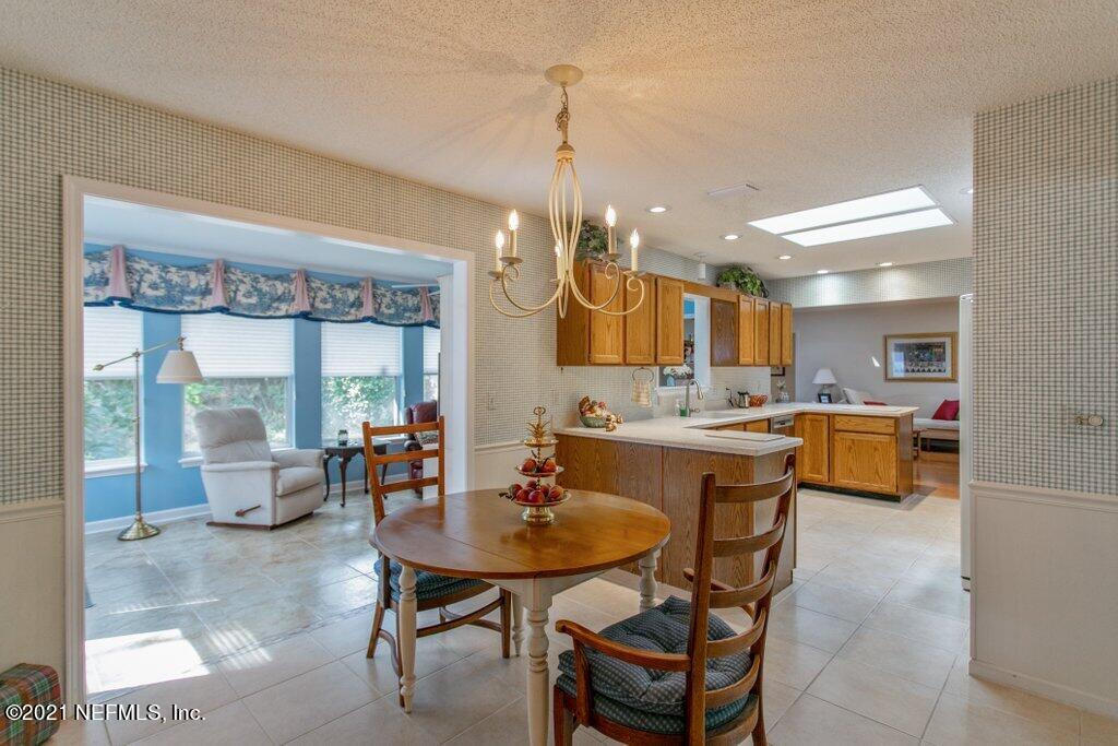 10946 Heathfield Road Jacksonville, FL 32225 - Photo 19 of 39 Breakfast area 2