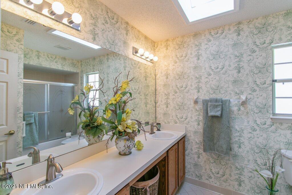 10946 Heathfield Road Jacksonville, FL 32225 - Photo 30 of 39 Guest Bathroom