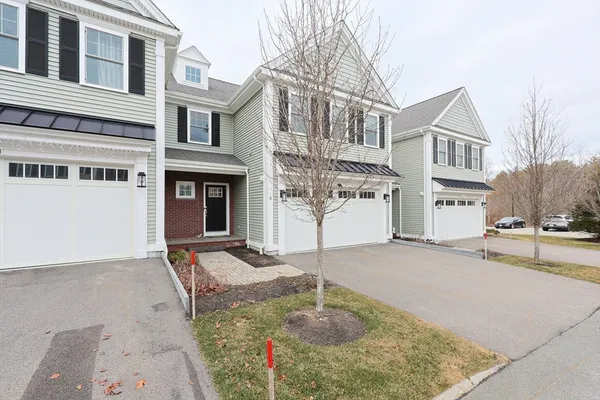$799,900 | 8 Riverstone Way, Unit 8, Franklin, MA 02038