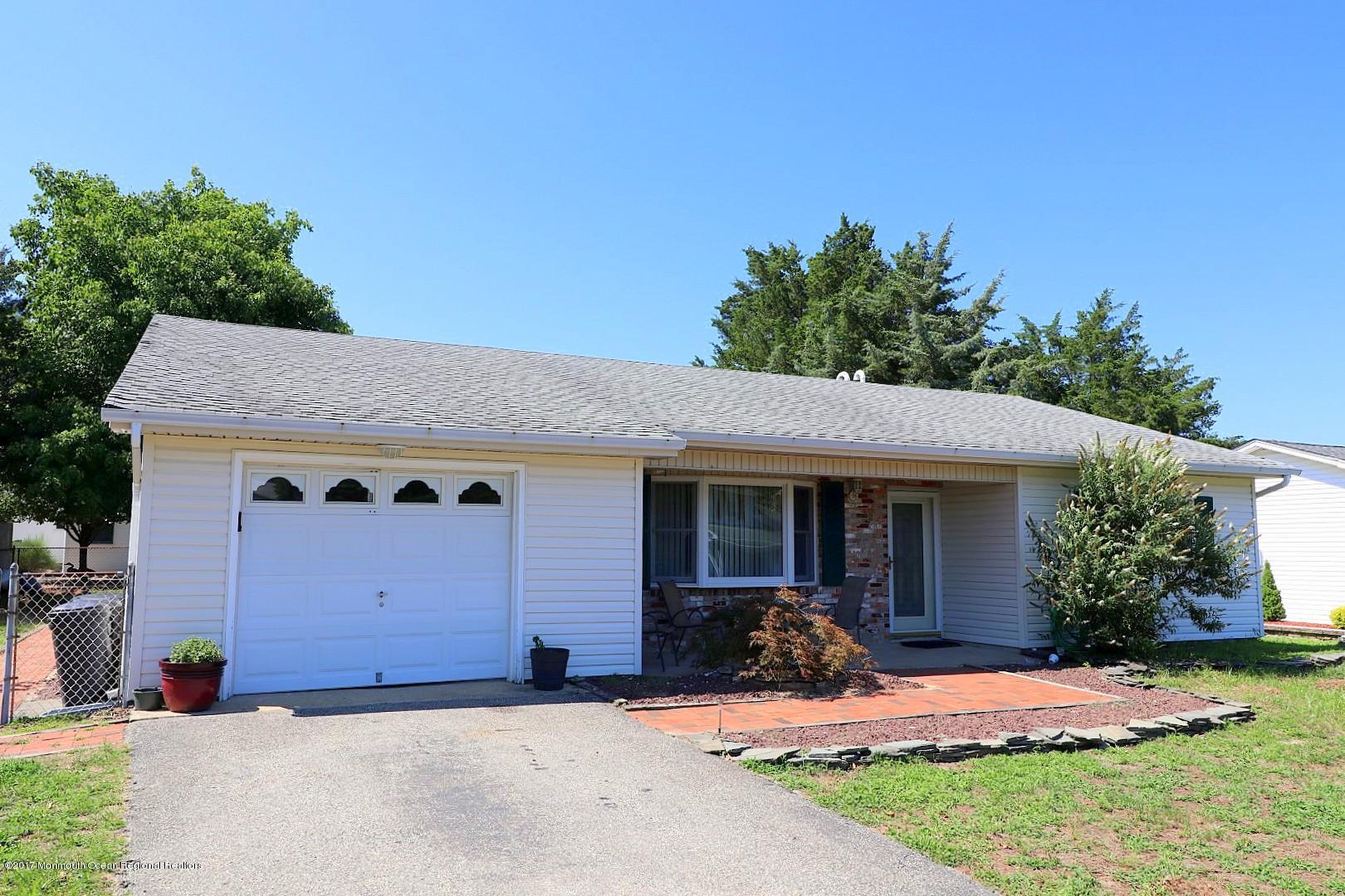 12 Reno Court Barnegat, NJ 08005 - Photo 2 of 29 IMG_0157