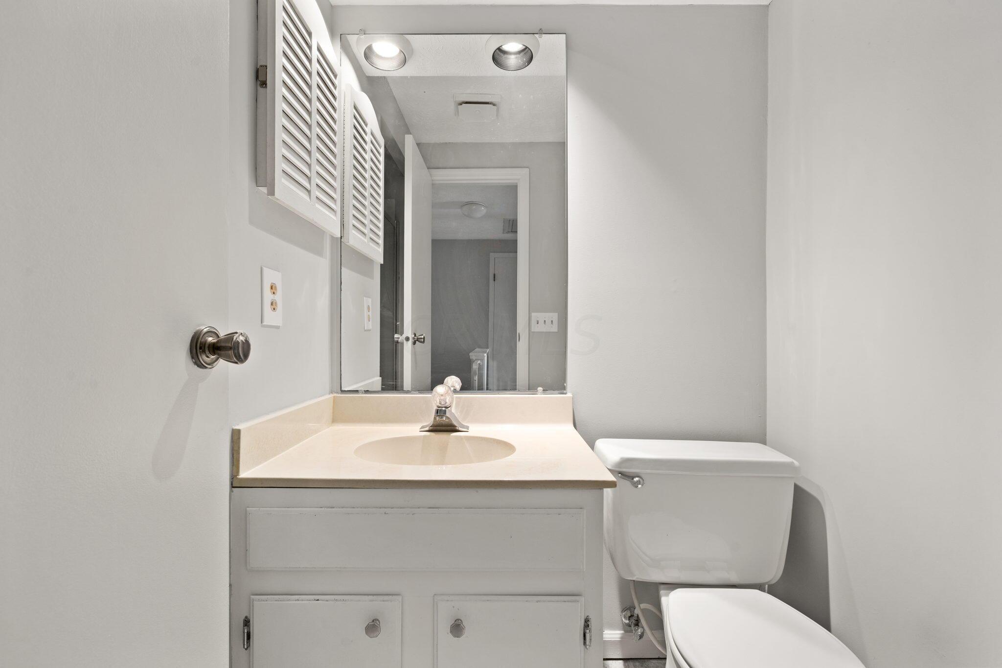 5123 Ranstead Court Columbus, OH 43220 - Photo 34 of 48 first floor half bath