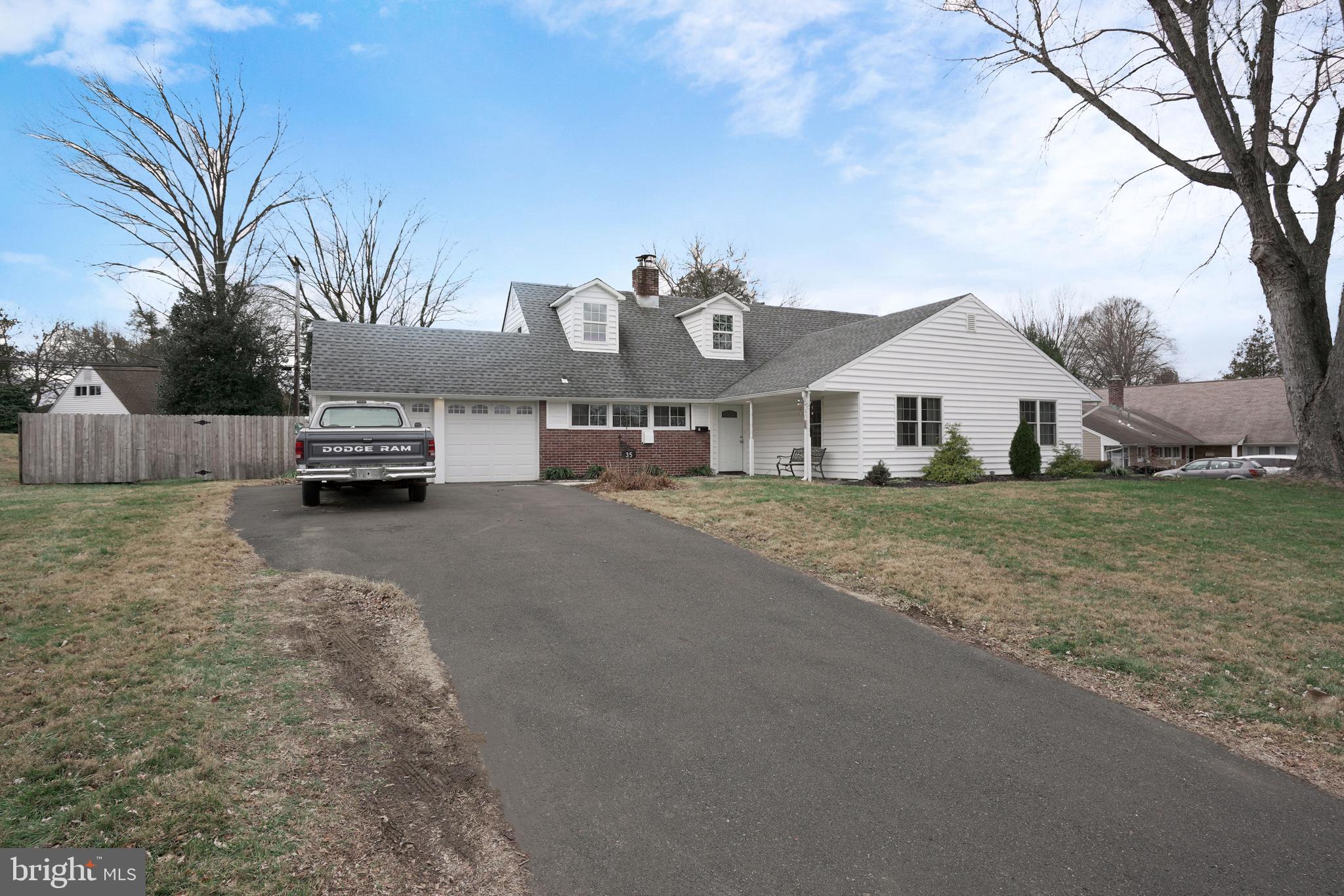 35 Firebush Road Levittown, PA 19056 - Photo 2 of 44