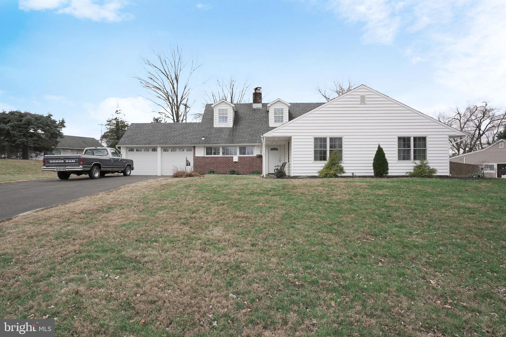 35 Firebush Road Levittown, PA 19056 - Photo 3 of 44