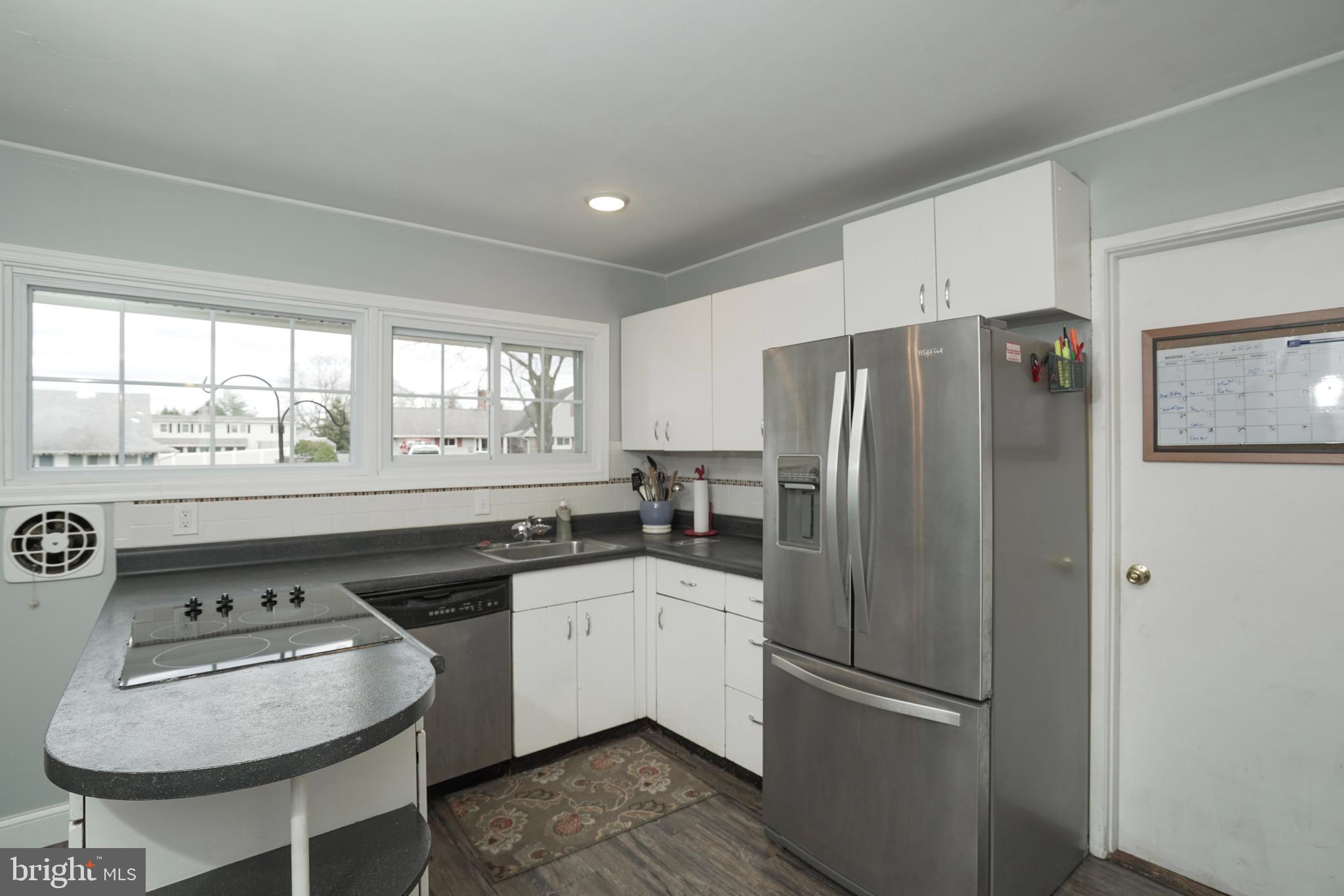 35 Firebush Road Levittown, PA 19056 - Photo 7 of 44