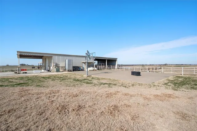 $2,750,000 | 17300 County Road 4110, Frost, TX 76641
