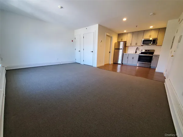 $2,300 | 100 Mariners Way, Port Jefferson, NY 11777