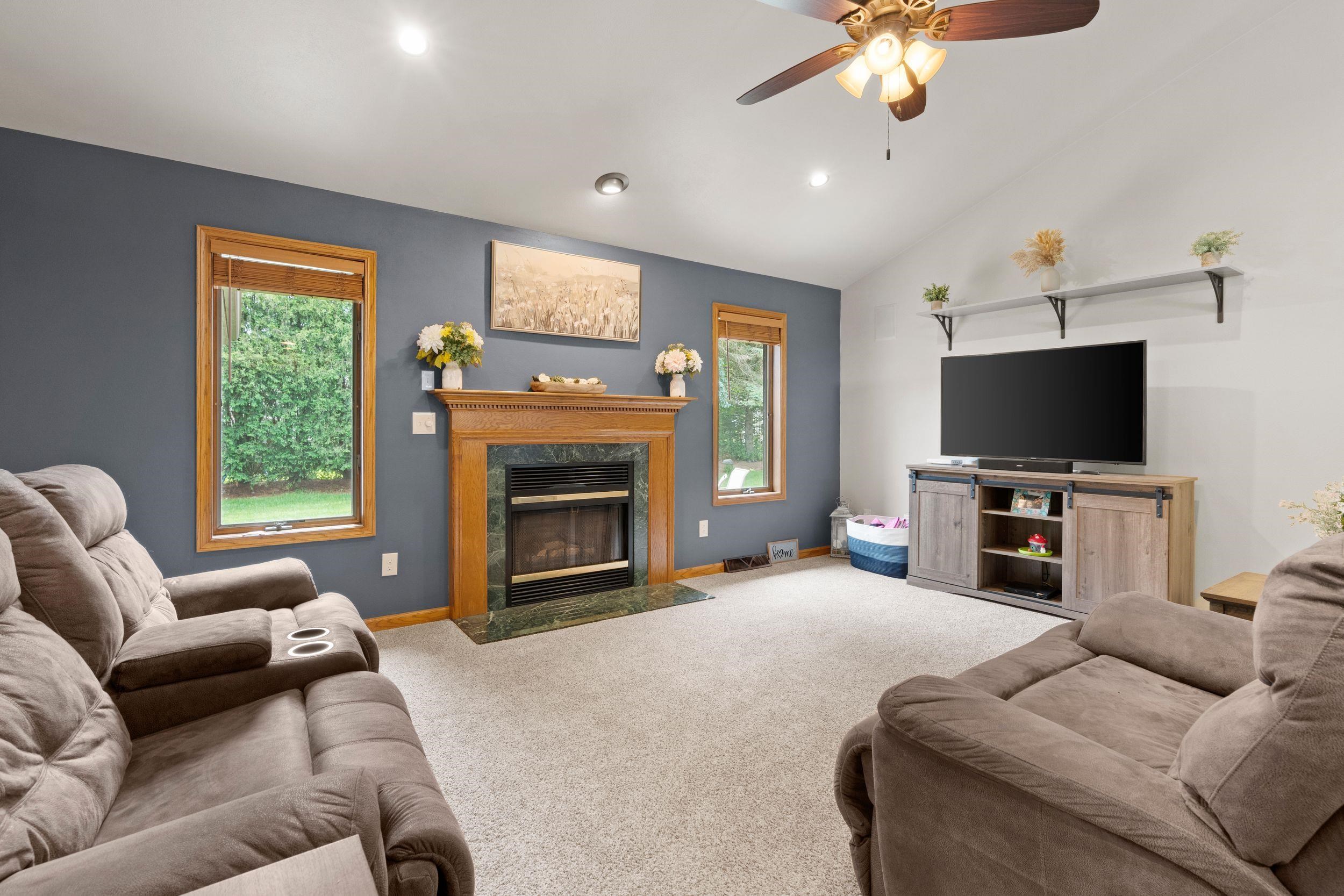 W2585 Oakbrook Court Appleton, WI 54915 - Photo 18 of 56