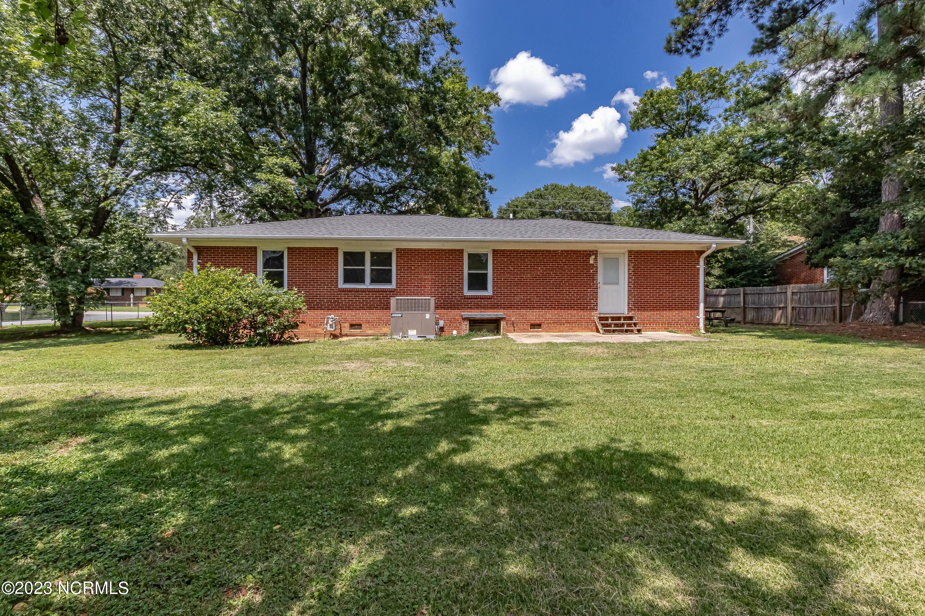 635 Winterlochen Road Raleigh, NC 27603 - Photo 6 of 28 IMG_7431