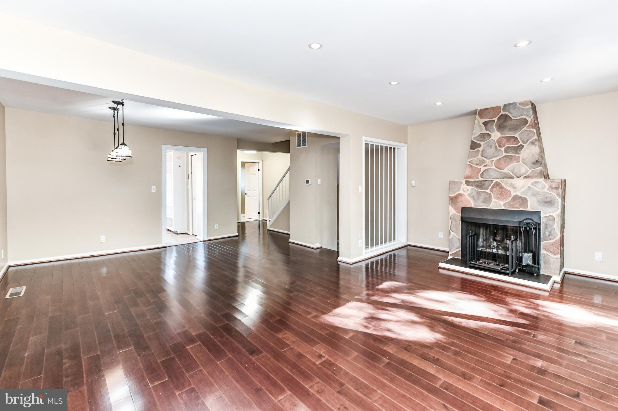 1621 Valencia Way Reston, VA 20190 - Photo 12 of 44 Living Rm