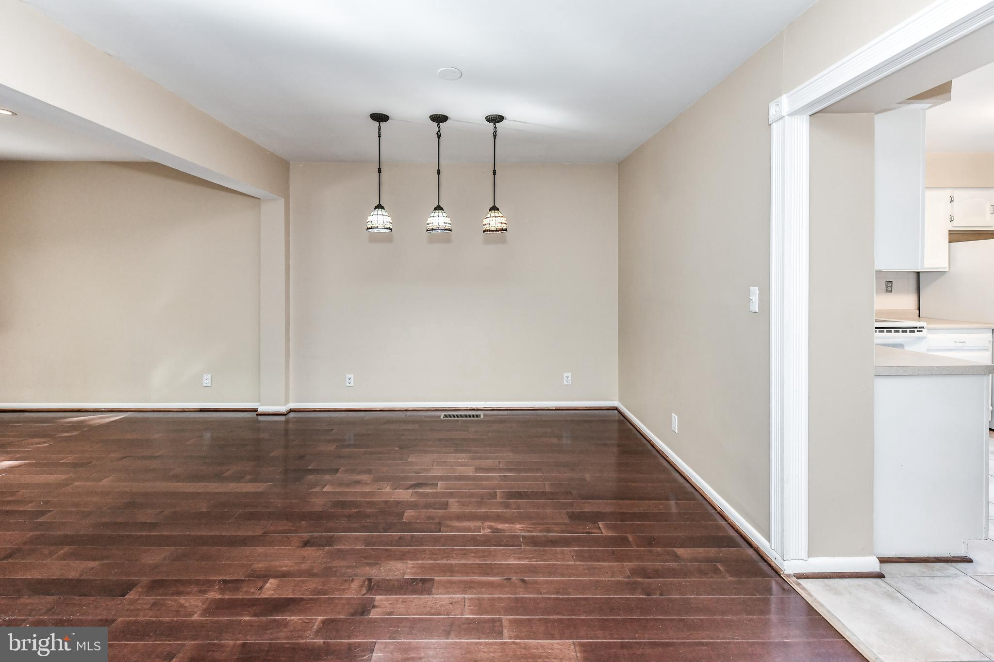 1621 Valencia Way Reston, VA 20190 - Photo 19 of 44 Dining Rm