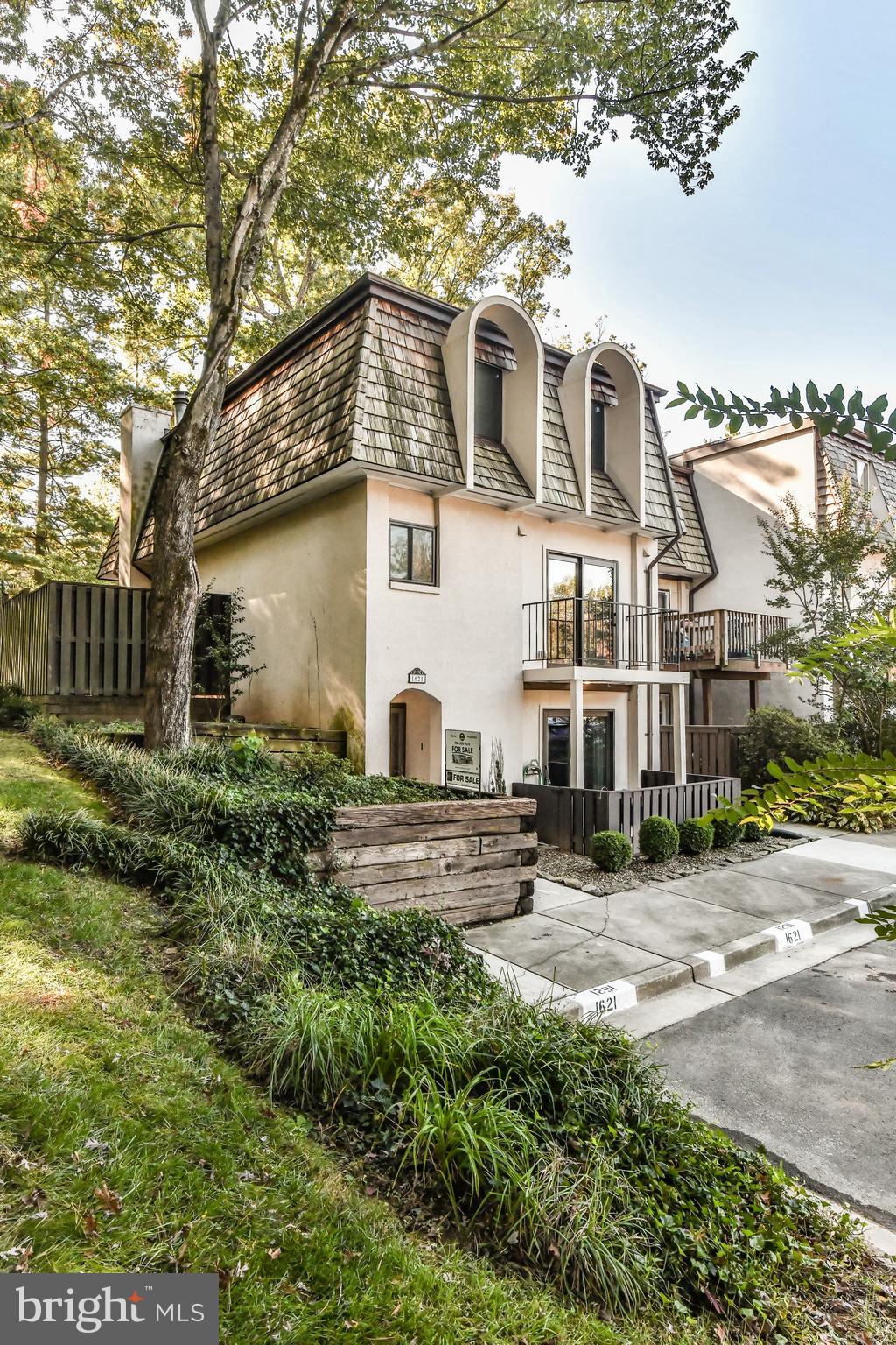 1621 Valencia Way Reston, VA 20190 - Photo 44 of 44 Front